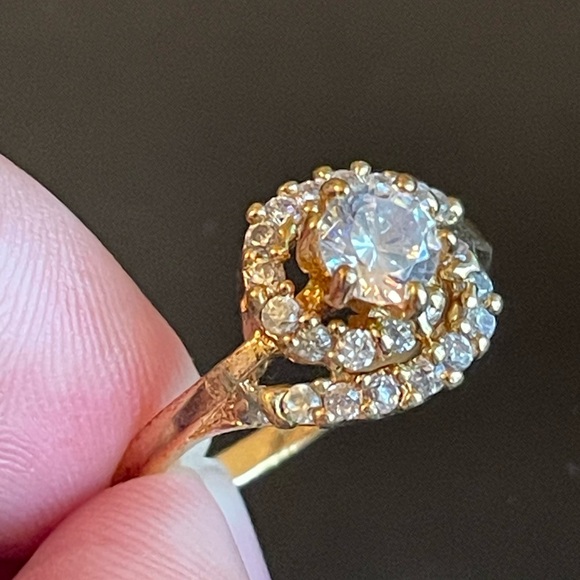 18k gold plated Austrian crystal ring - Picture 6 of 9